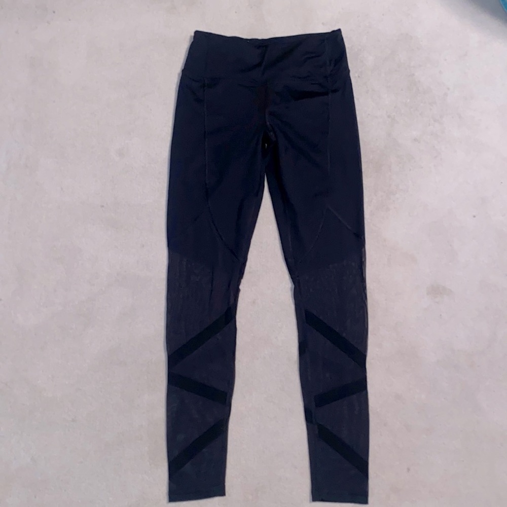 Victoria’s Secret sport leggings
